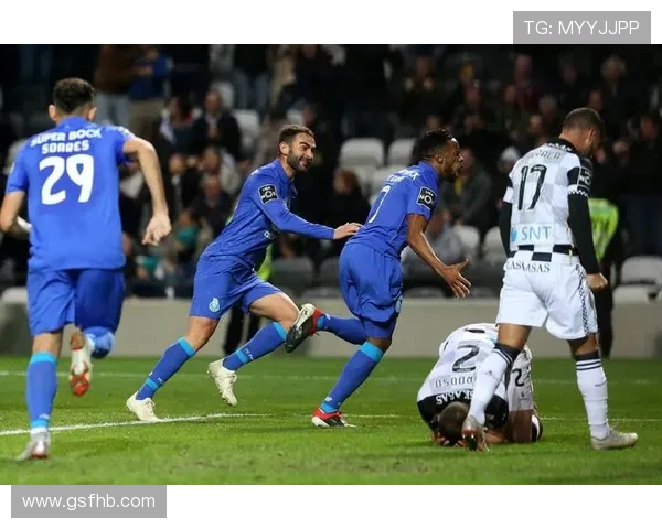 里尔鏖战朗斯再现经典之战